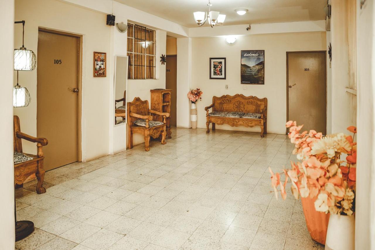 Hotel Shinula 韦韦特南戈 外观 照片